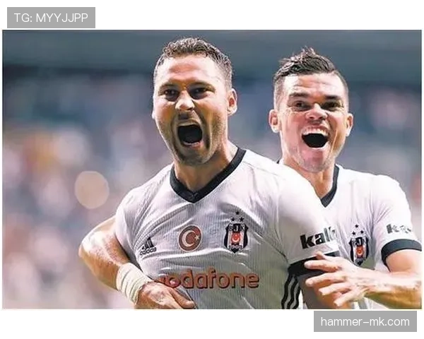 贝西克塔斯防线稳固,助力球队新赛季竞争力稳步提升 贝西克塔斯防线稳固,助力球队新赛季竞争力稳步提升