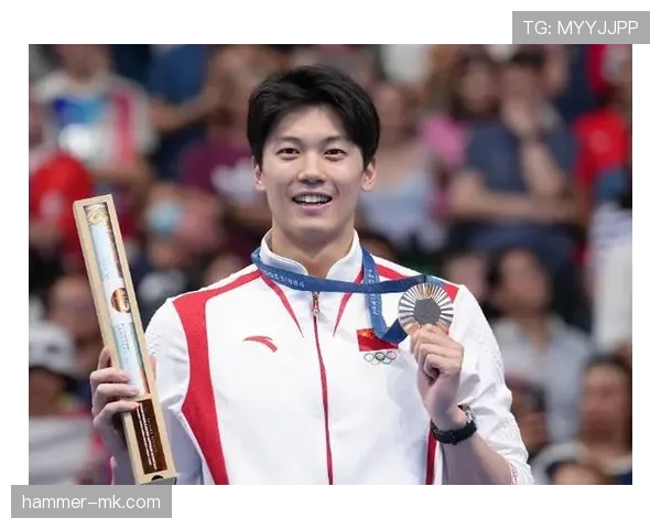 要是汪顺上热搜，先看到他戴的豪表还是冰箱里那份训练菜单？